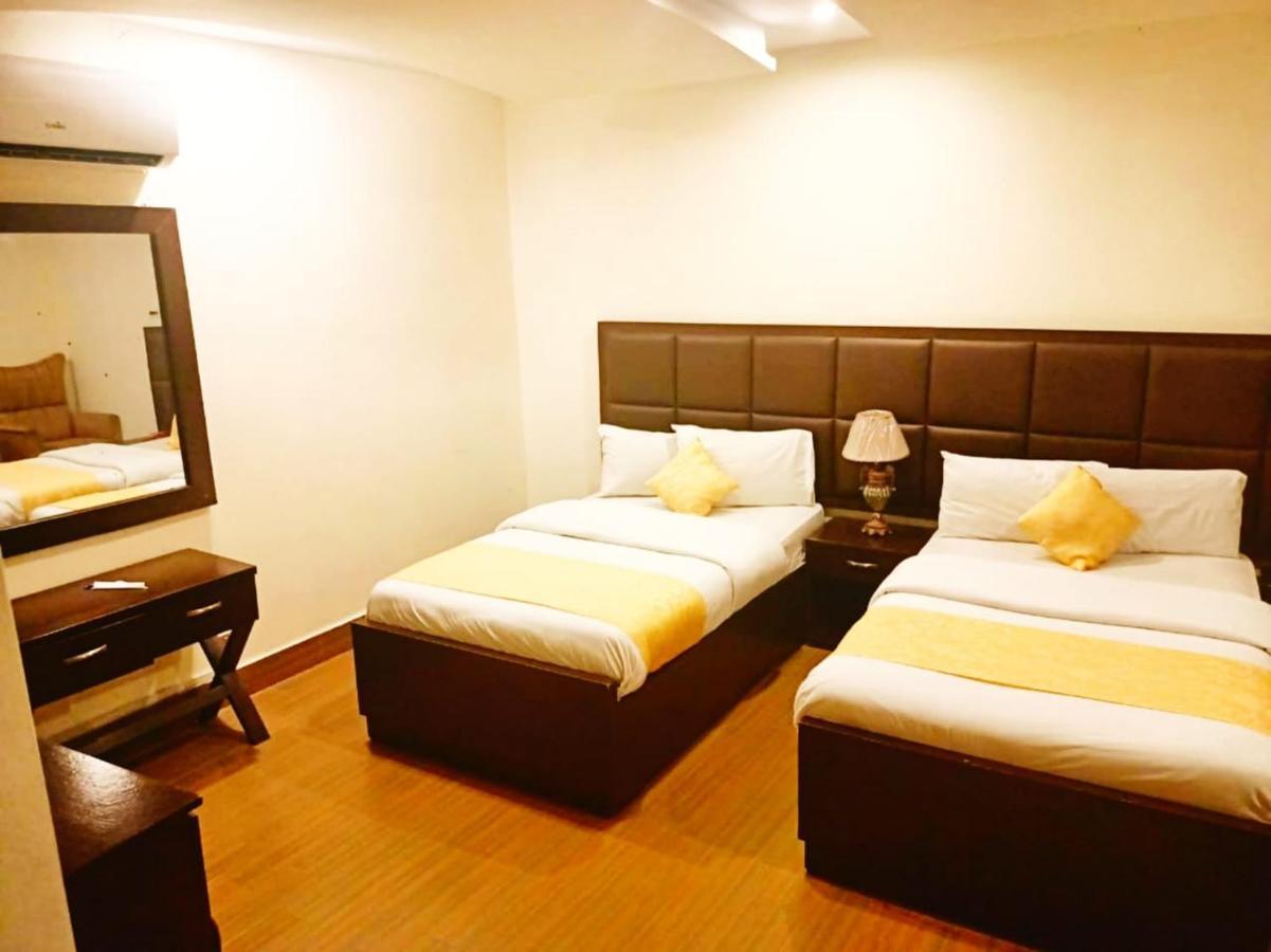 Hotel S.R. Lounge Multan Exterior foto