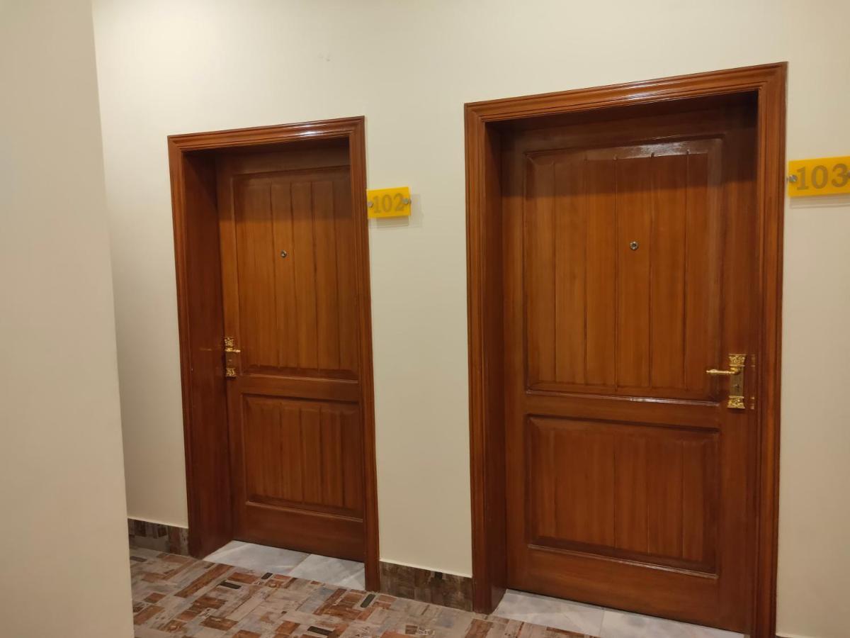 Hotel S.R. Lounge Multan Exterior foto