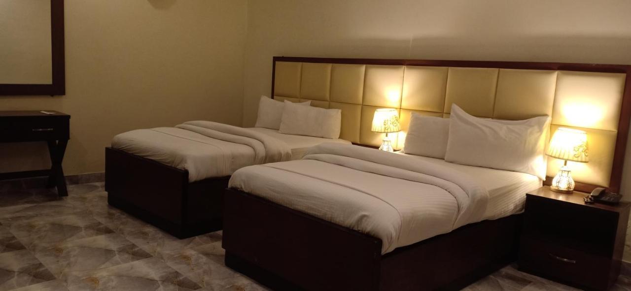 Hotel S.R. Lounge Multan Exterior foto
