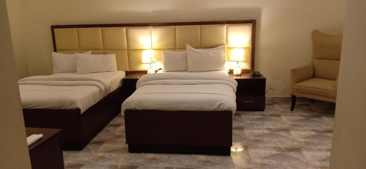 Hotel S.R. Lounge Multan Exterior foto