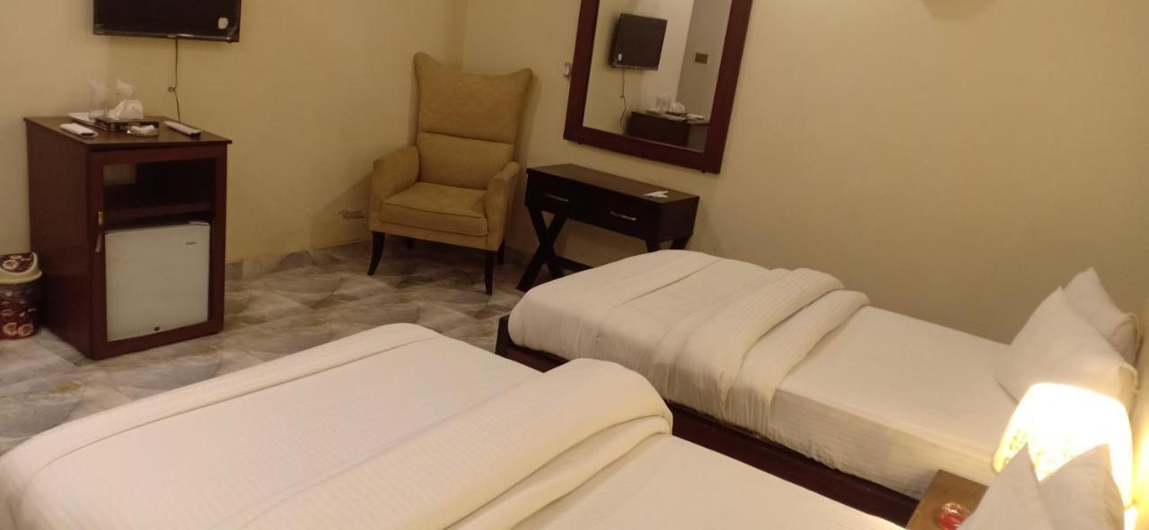 Hotel S.R. Lounge Multan Exterior foto