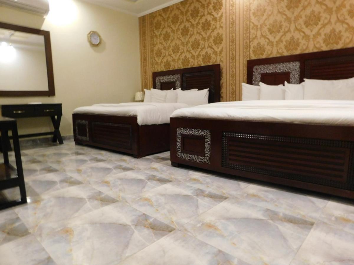 Hotel S.R. Lounge Multan Exterior foto